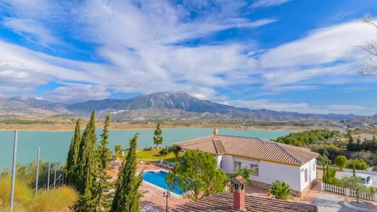 Casa Rocio y Paloma Vinuela by Ruralidays Villa